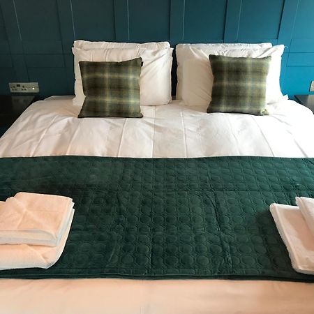 Hotel No.16 Seaham Pokój zdjęcie A bed with a bed runner