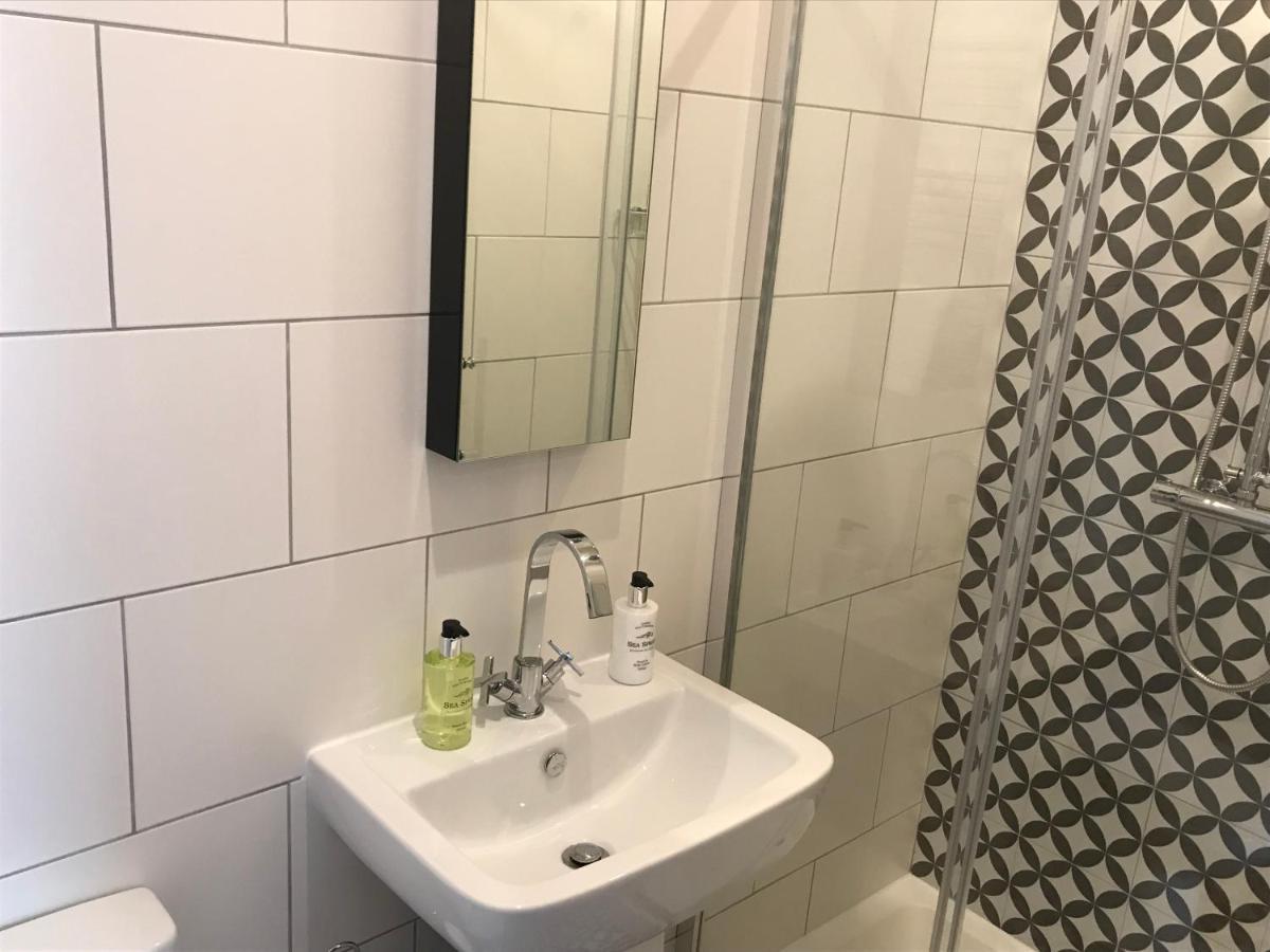 Hotel No.16 Seaham Zewnętrze zdjęcie Bathroom at the hotel