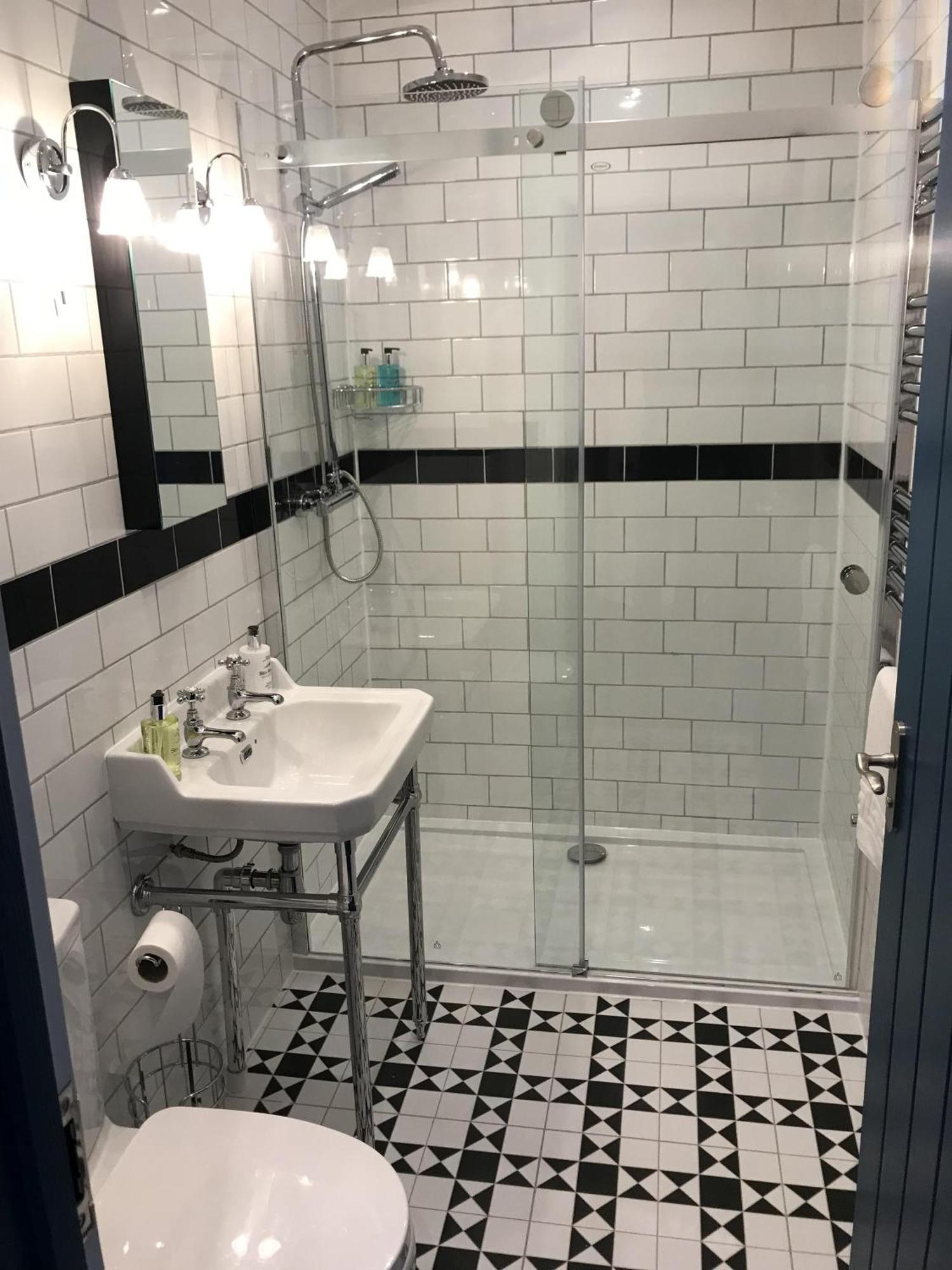Hotel No.16 Seaham Pokój zdjęcie A shower cubicle